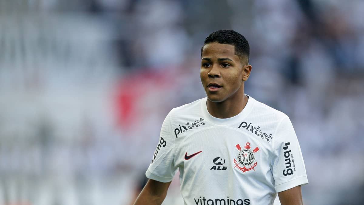 Jovem do Corinthians comenta lance de pênalti contra o São Paulo