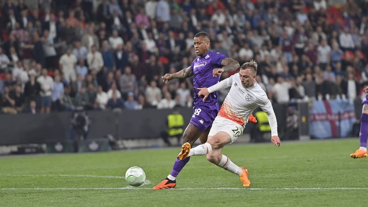West Ham marca no fim e bate Fiorentina na decisão da Conference League 