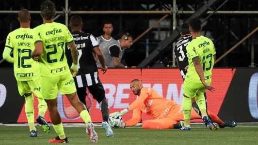 Weverton não defendia pênalti em tempo normal pelo Palmeiras há quatro anos