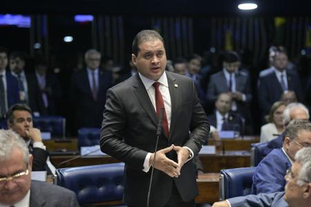 Senador Weverton Rocha é novamente alvo de operação da PF contra desvios no INSS