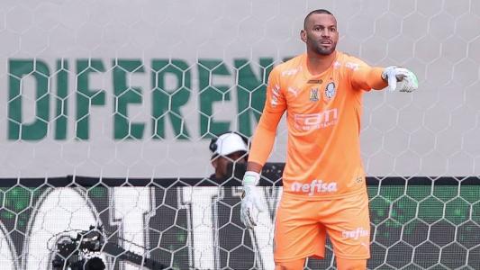 Weverton sai em defesa de Veiga e minimiza derrotas seguidas do Palmeiras