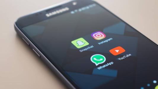 WhatsApp e Instagram são usados em massa por brasileiros