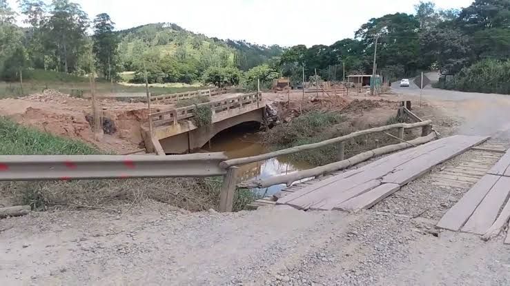 A história da ponte de Minas Gerais que caiu e foi esquecida por sete anos