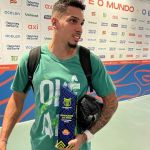 Alvo de intolerância, artilheiro do Atlético se emociona na 'Terra do Axé'