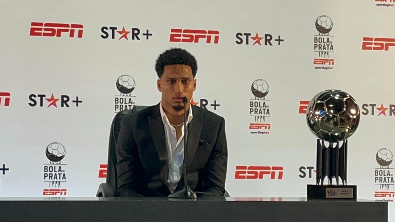Murilo revela conversa com Abel Ferreira sobre permanência no Palmeiras