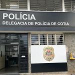 Adolescente de 15 anos morre baleado em tentativa de assalto em Cotia-SP