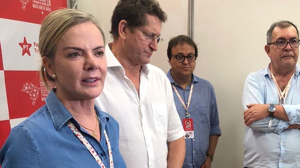 Gleisi sobre assumir o Ministério da Justiça: 'quem define reforma ministerial é o presidente'