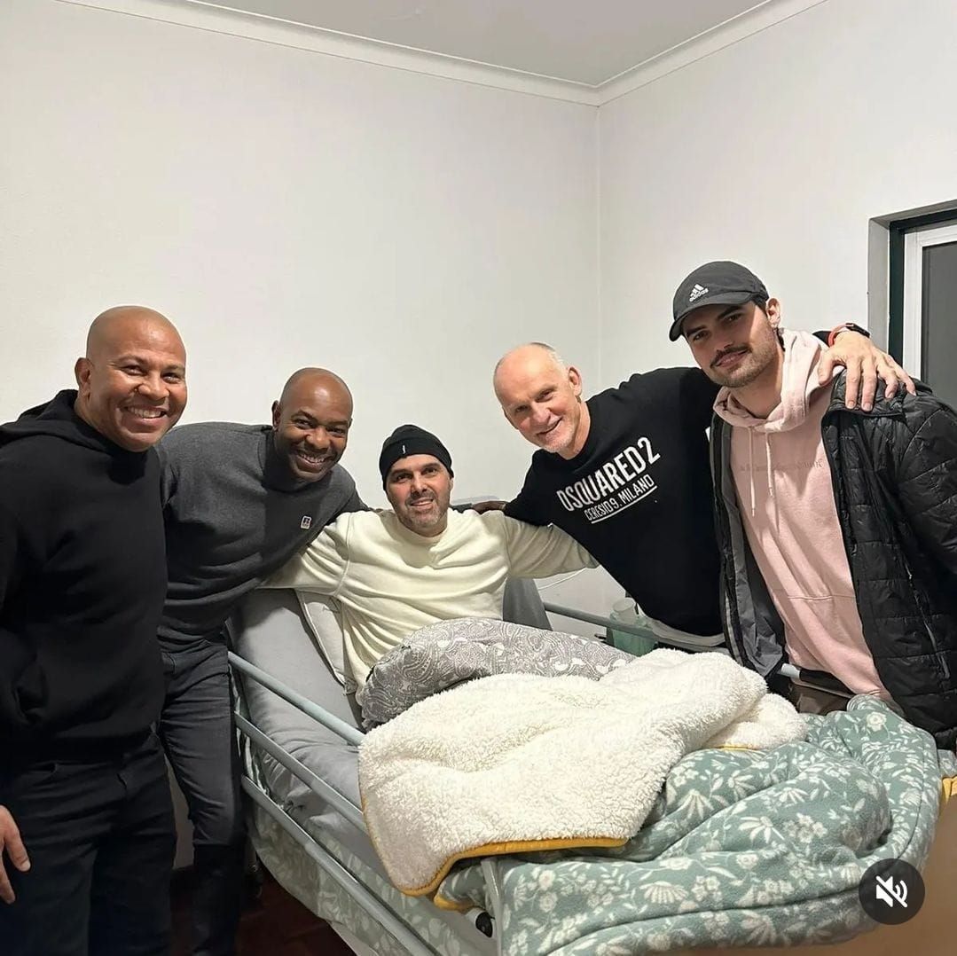 Taffarel e Caçapa fazem visita-surpresa a Cairo, em luta contra o câncer