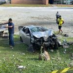 Veja imagens da destruição de carro que invadiu a UFMG e capotou após perseguição policial
