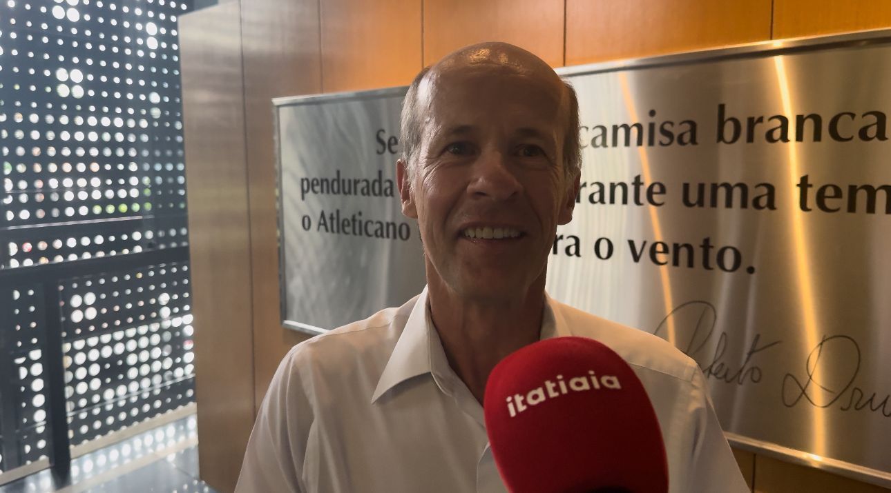 Ricardo Guimarães avalia situação de Caetano e movimentos do Atlético no mercado