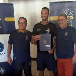 Ex-zagueiro do Atlético, Réver recebe licença para comandar equipes profissionais