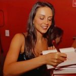 'Peso do pássaro morto' vai virar filme com Isabel Teixeira como protagonista