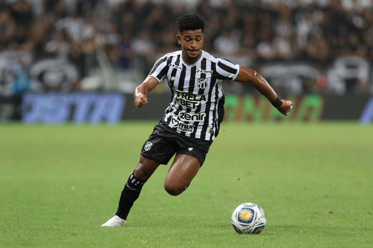 Warley avalia a temporada 2023 pelo Ceará: 'Trocaria tudo pelo acesso'