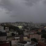 BH tem chuva forte na noite deste domingo (27); veja recomendações