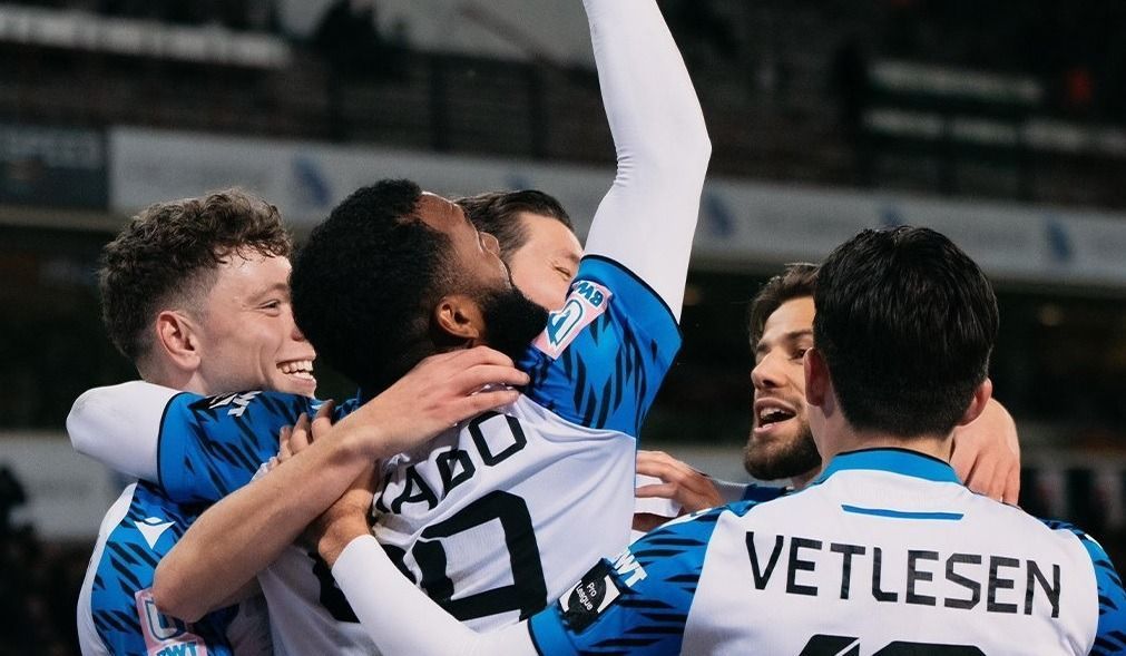 Ex-Cruzeiro faz hat-trick em vitória por 6 a 1, e números impressionam