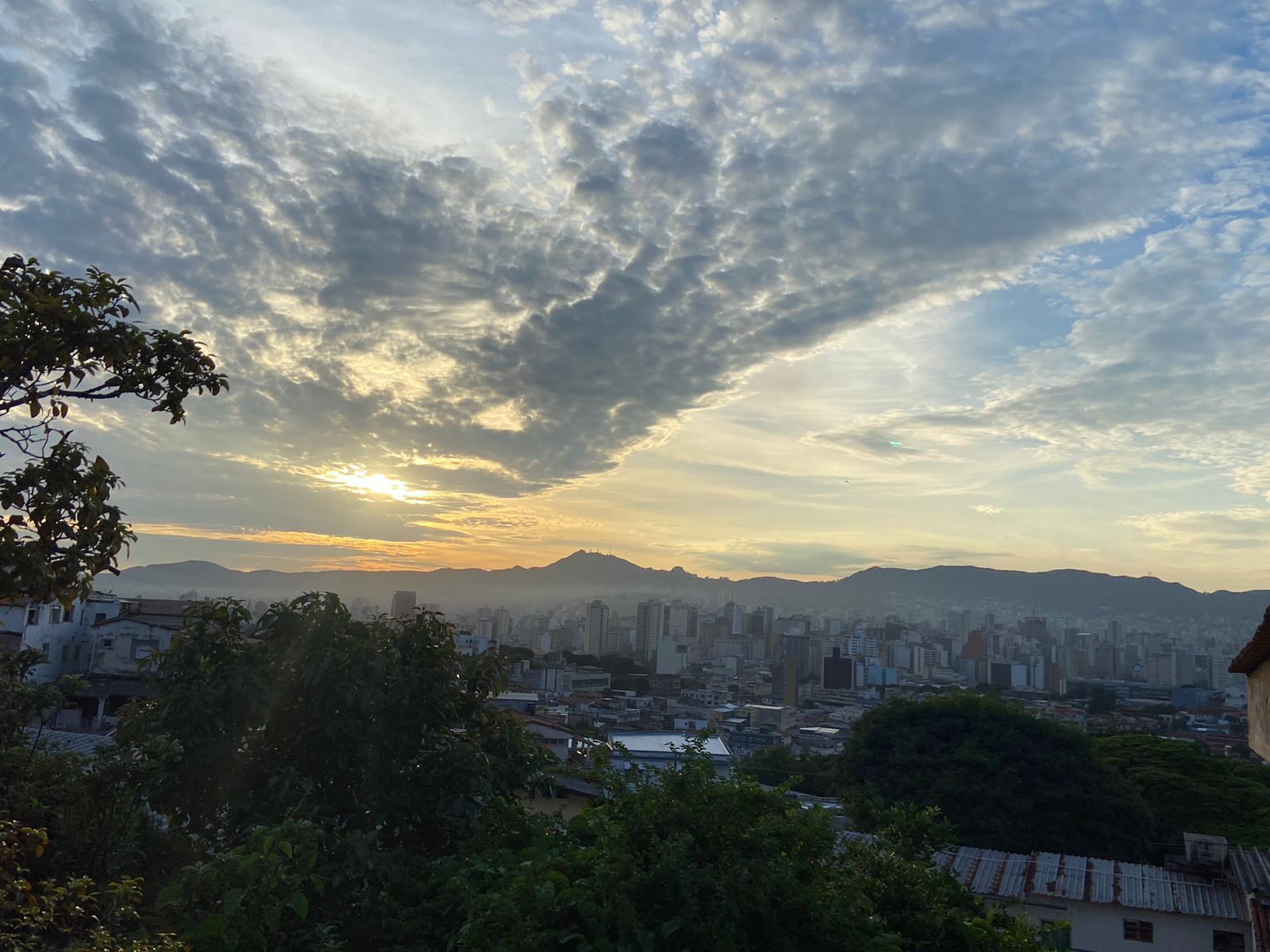 Previsão do tempo: confira se vai chover em Belo Horizonte neste sábado (24)