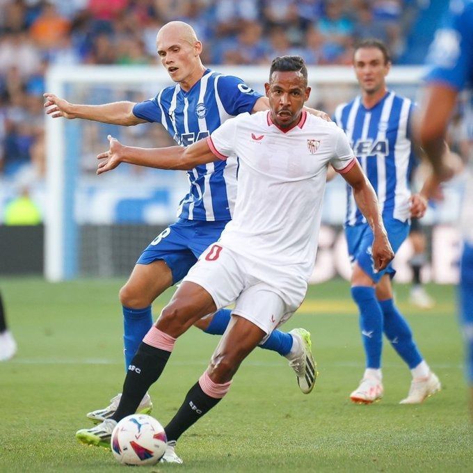Na mira do Cruzeiro, volante encaminha rescisão de contrato com Sevilla