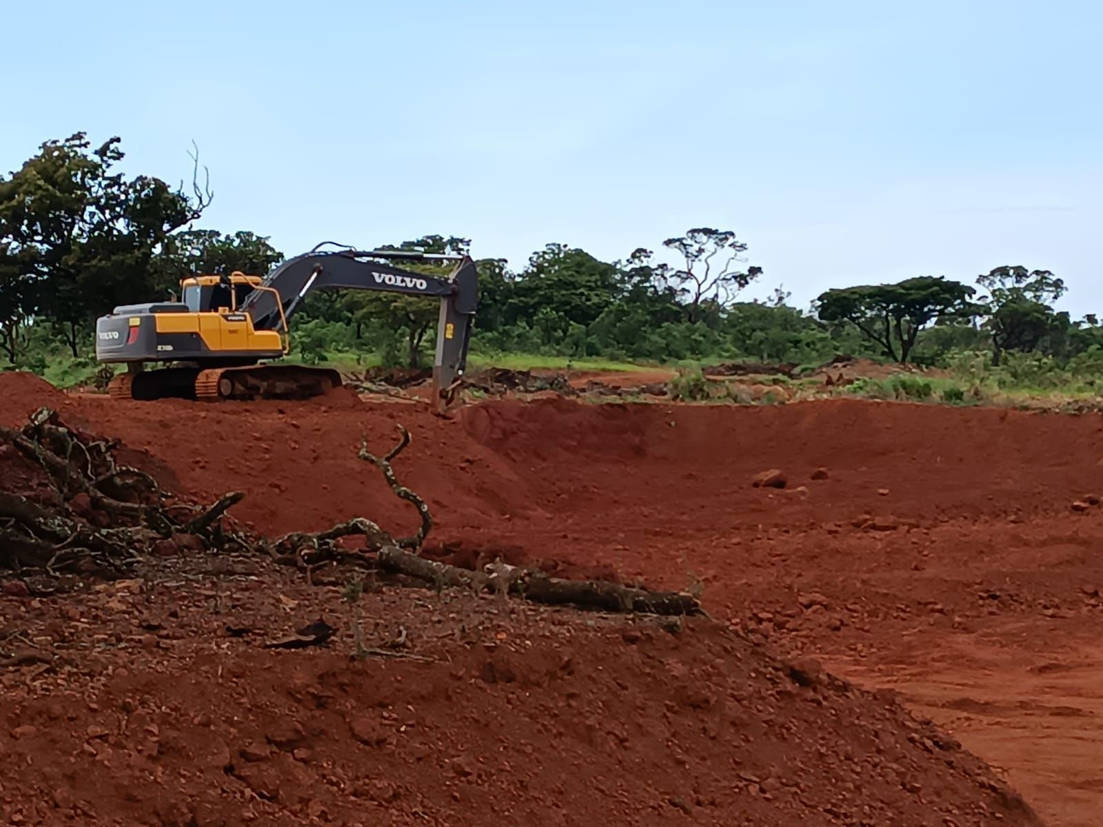 PM Ambiental prende 13 pessoas por extração ilegal de minério no interior de MG