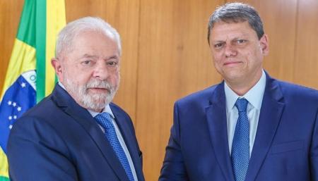 Lula aguarda decisão de Tarcísio para definir candidatura em SP | CNN Brasil