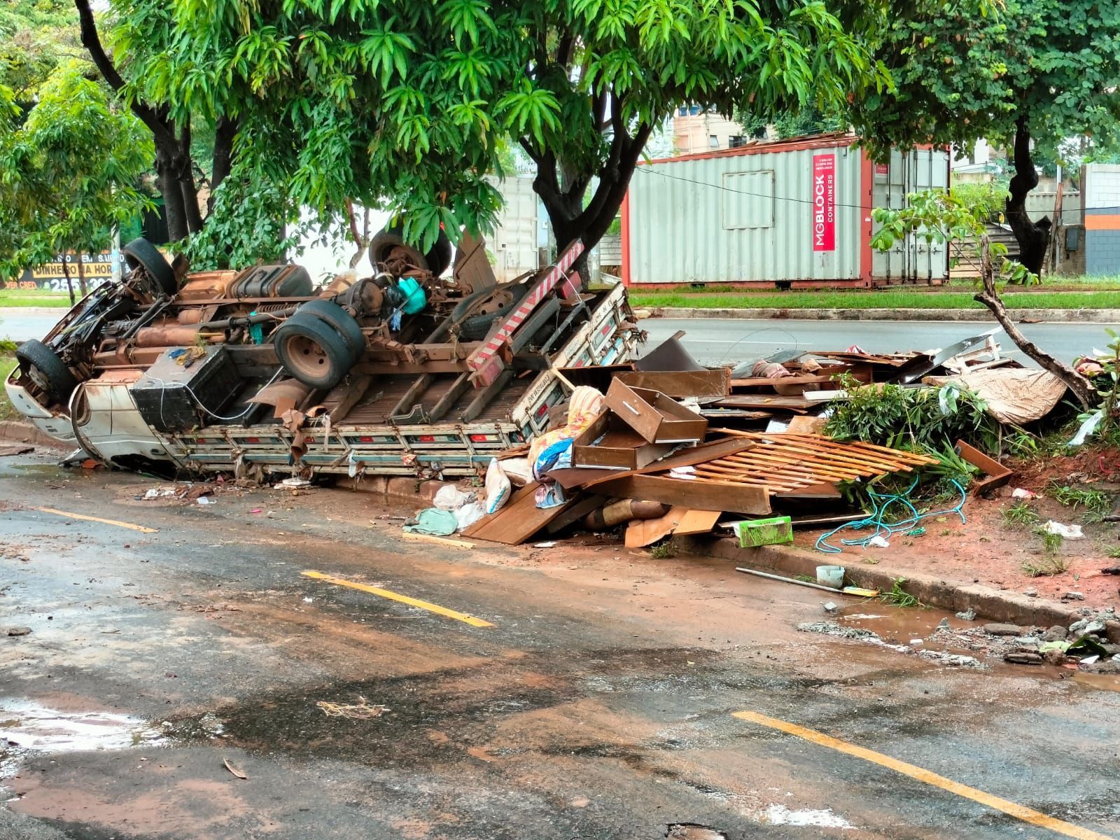 Defesa Civil alerta para risco de deslizamento em Contagem; veja áreas