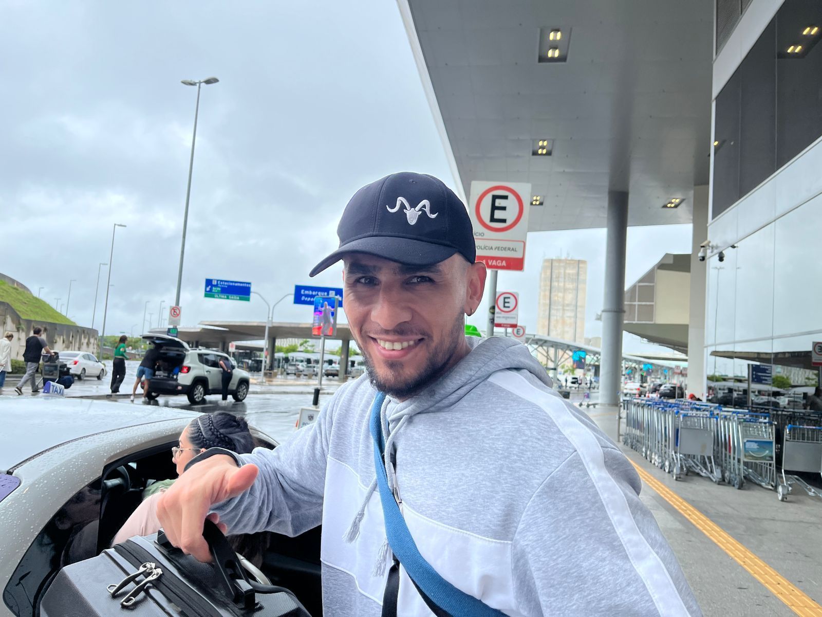Retorno ao Atlético? Alonso desembarca em BH e explica motivo