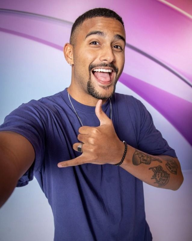 BBB 24: Lucas Pizane já trabalhou em troca de 100 sanduíches e faz xixi sentado