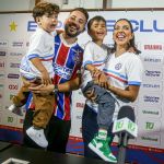 Filho de Everton Ribeiro canta hino do Flamengo, mas depois corrige: 'Bahia, Bahia'