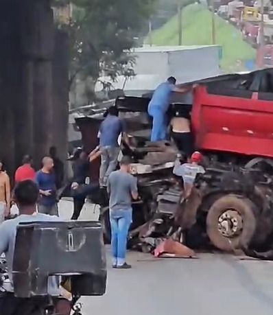 Acidente entre 5 caminhões deixa três feridos no Anel Rodoviário