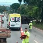 Caminhão tomba no Anel Rodoviário de Belo Horizonte