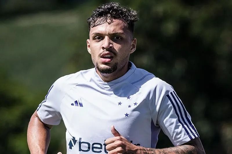 Coritiba tenta 'atravessar' negociação de Daniel Jr, do Cruzeiro, com o Vitória