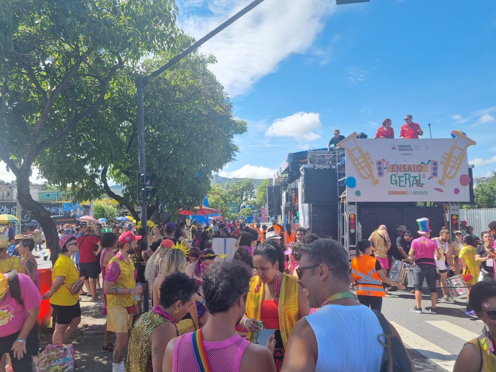 Carnaval BH 2024: apesar da chuva, PBH mantém programação com blocos em Ensaio Geral