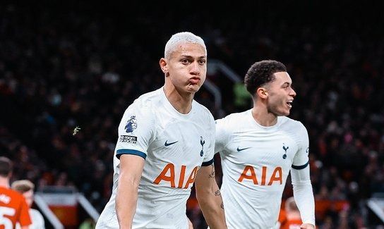 Com gol de Richarlison, Tottenham e United empatam pela Premier League
