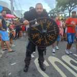 Carnaval BH 2024: foliões se empolgam e chegam a gastar R$ 12 mil em fantasias