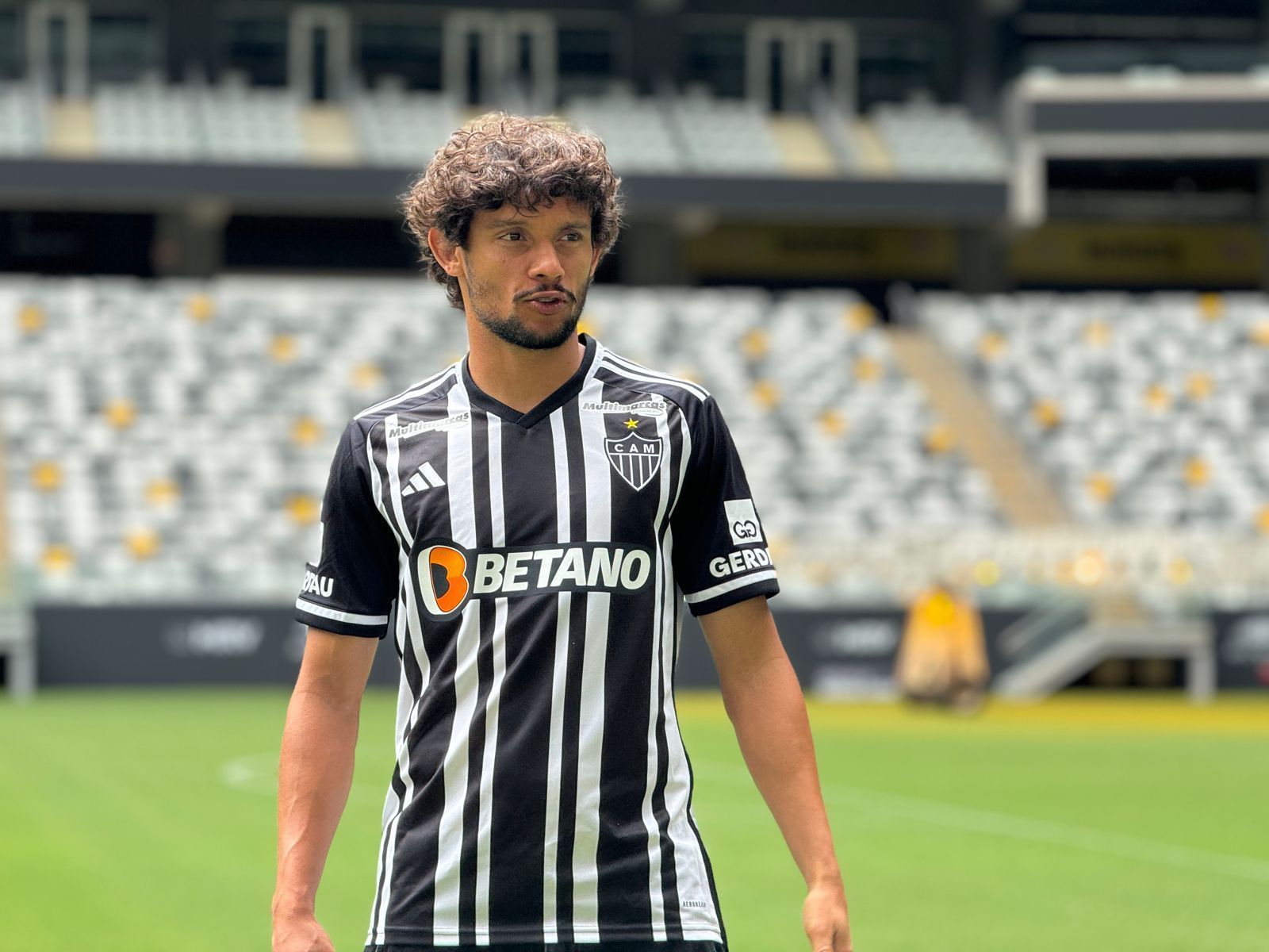 Com estreia no Atlético encaminhada, Scarpa busca feito inédito na carreira