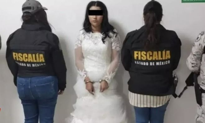 Noiva é presa por extorsão e retirada do próprio casamento pela polícia no México