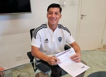 Atlético renova contrato com Alan Franco
