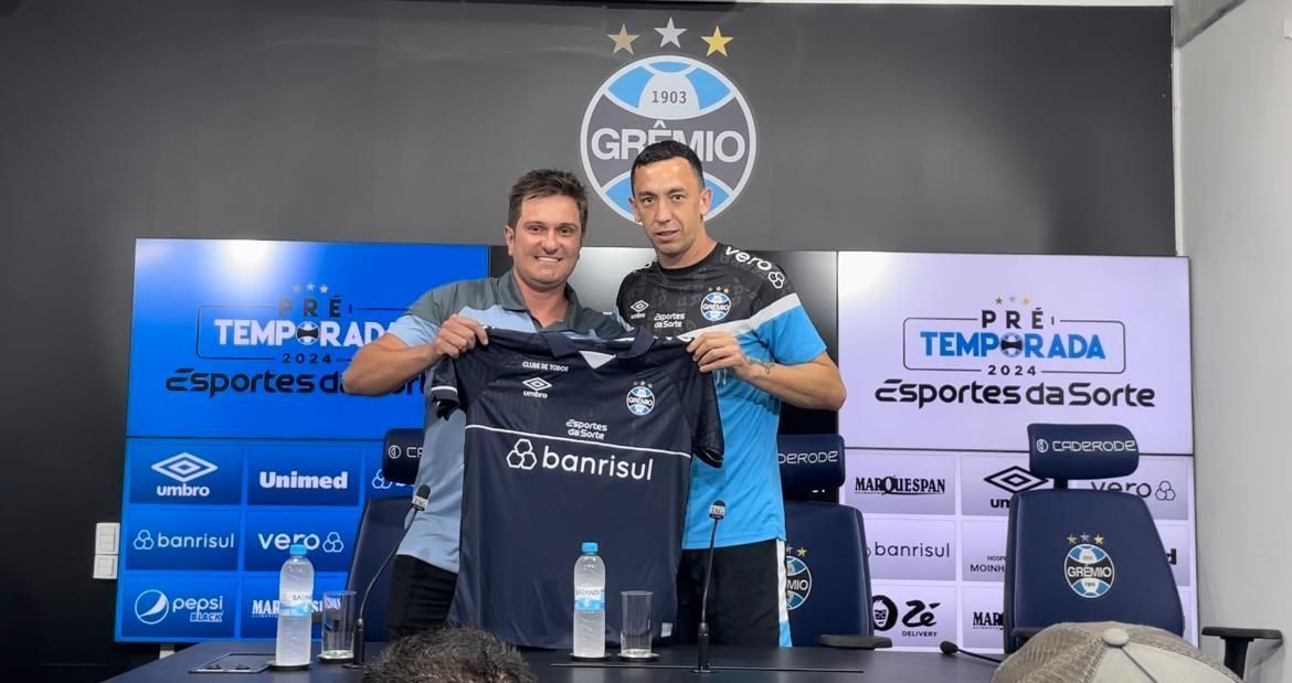 Marchesín é apresentado no Grêmio e valoriza clube: 'Muita vontade de vir'