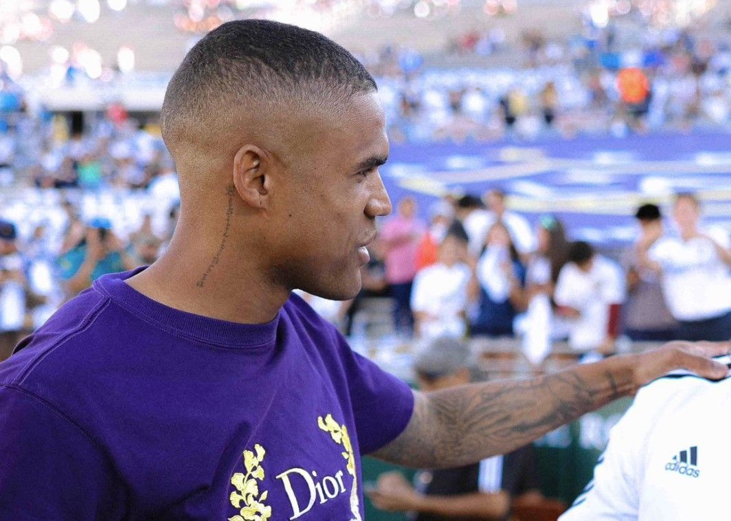 'Movimento da torcida do Cruzeiro mexeu com Douglas Costa', revela comentarista