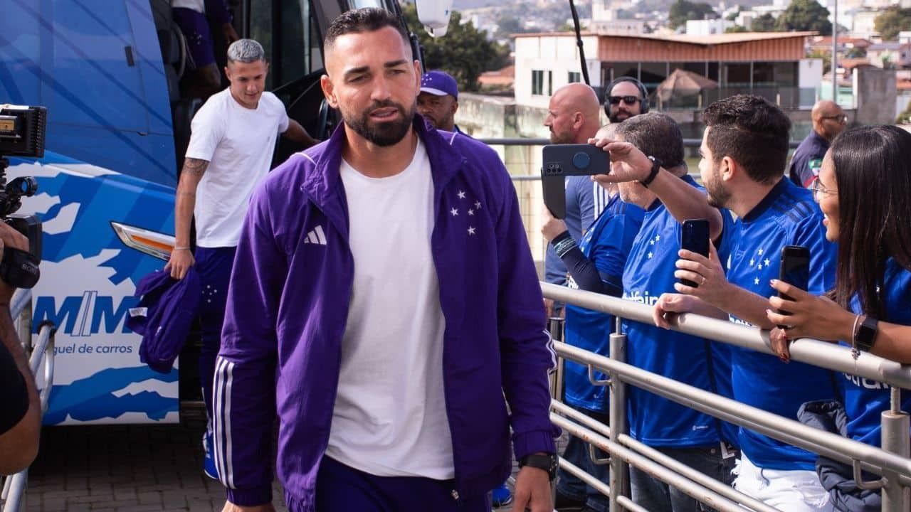 Cruzeiro avança por acordo e fica perto de assinar rescisão com Gilberto