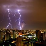 BH registrou 9 mil raios em janeiro; saiba o que fazer durante tempestades