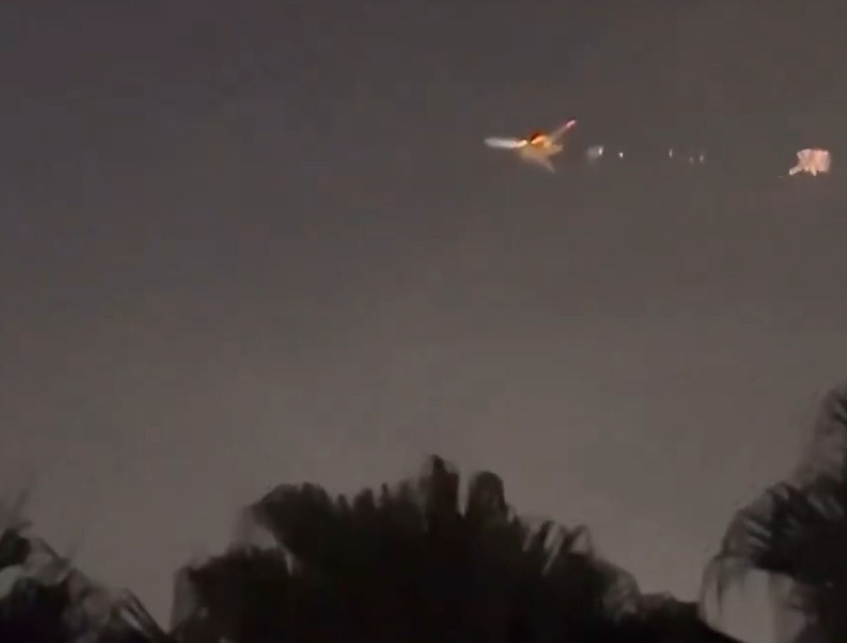 Vídeo: avião pega fogo durante voo e faz pouso de emergência em Miami