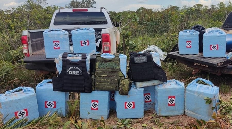 Meia tonelada de cocaína com o símbolo nazista é apreendida em Mato Grosso