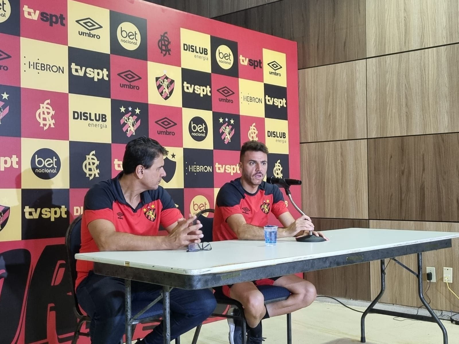 Soso exalta recuperação do Sport em vitória no clássico: 'Era indispensável vencer'