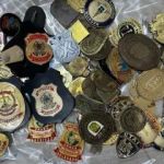 Polícia interdita fábrica de distintivos falsos no Rio de Janeiro