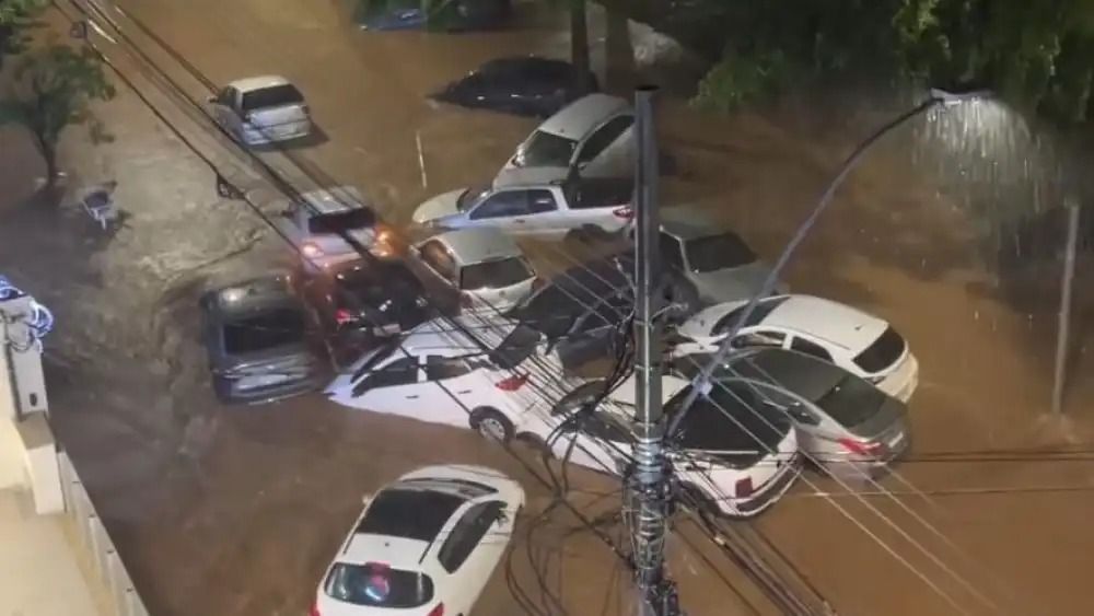 Chuva em BH: como saber se o seguro de carro cobre danos por eventos naturais?