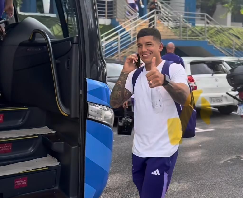 Fora de estreia, Romero acompanha delegação do Cruzeiro para duelo com Villa Nova