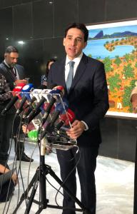ministro dos Portos e Aeroportos, Silvio Costa Filho, anuncia o lançamento do programa Voa Brasil