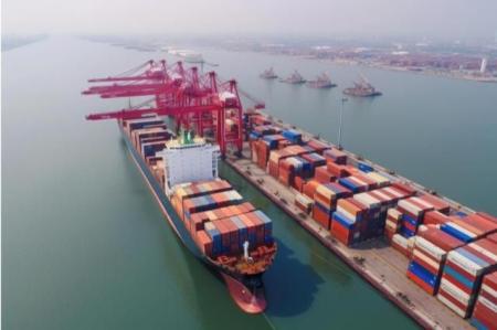Imagem mostra navios com carga de café