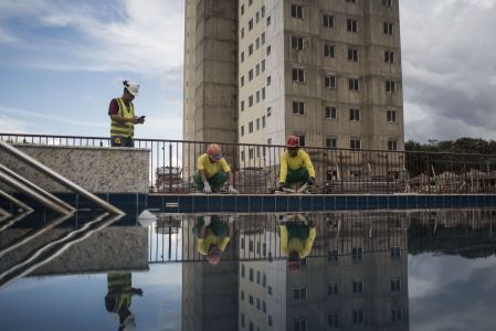 Imagem de trabalhadores em construção