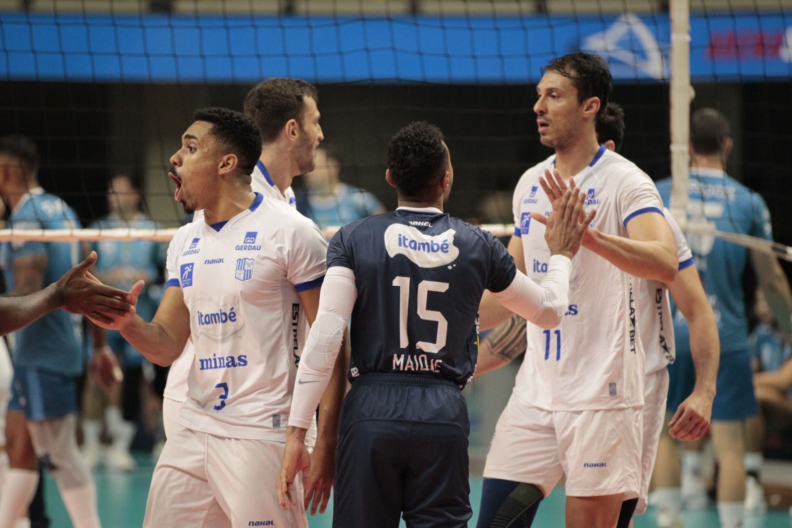 Fora de casa, Minas bate Suzano pela Superliga Masculina de Vôlei